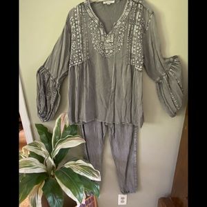 2 pc ladies boho lounge set.